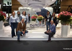 De team of DeRuiter Ecuador and Colombia with CEO Oscar Peters.